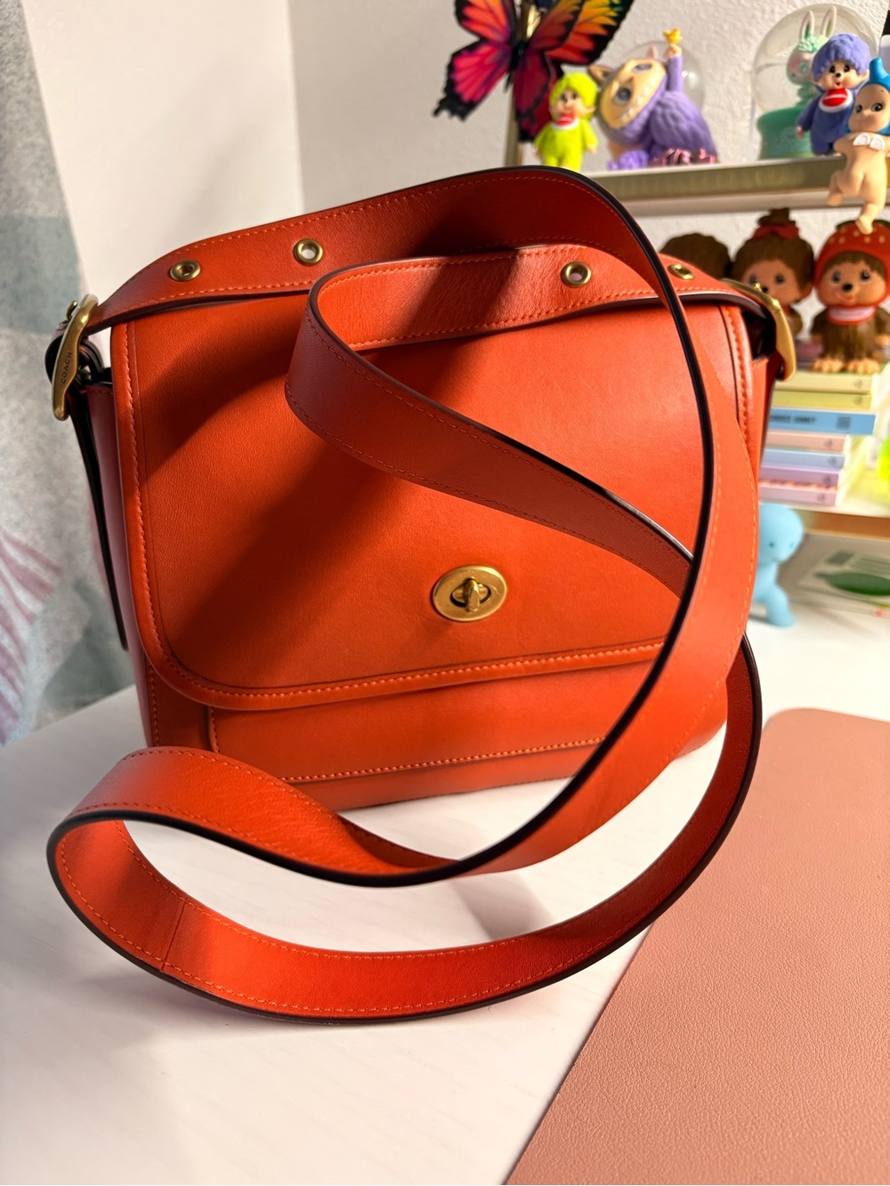 Coach rambler in Mango crossbody - Picture 2 of 9